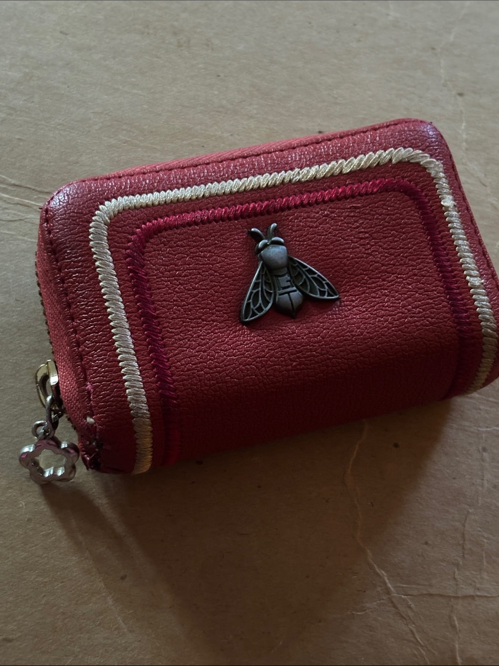 Bee Accent Red Zip Card Wallet - Unbranded